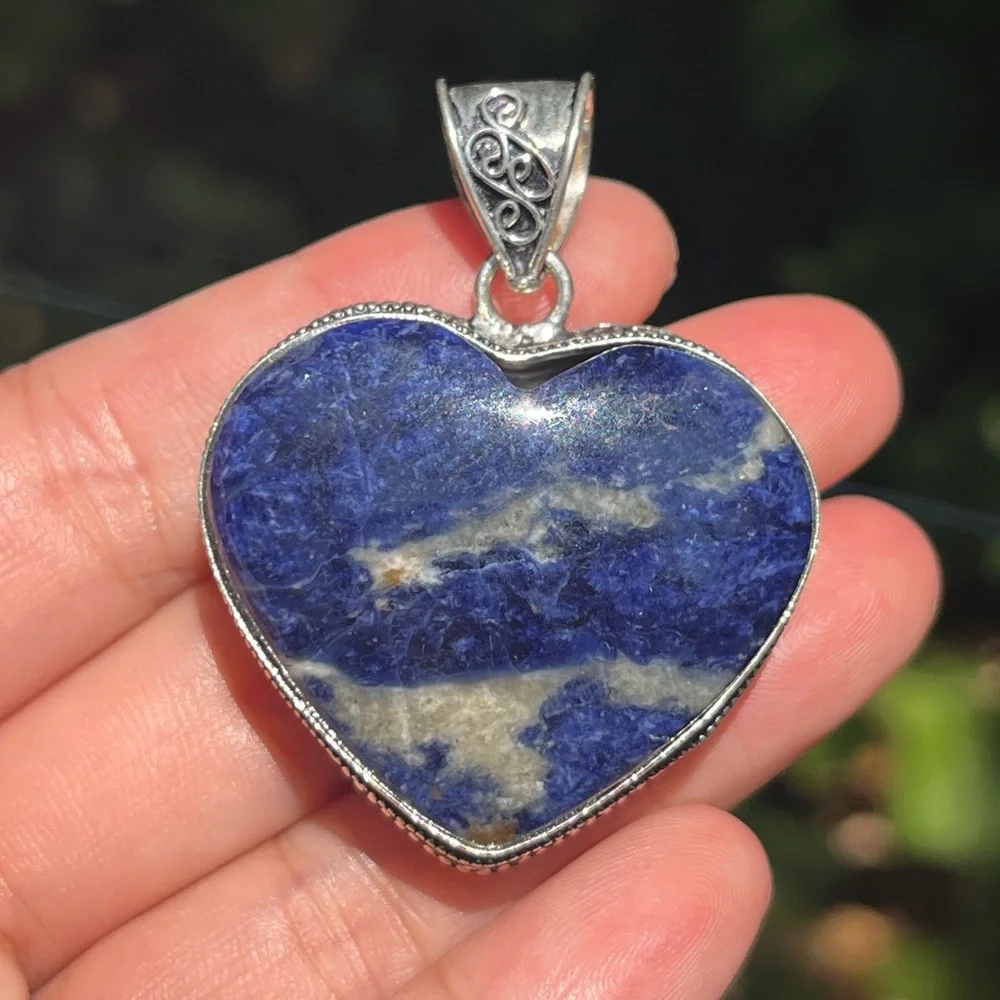 925‎ silver plated sodalite heart pendant